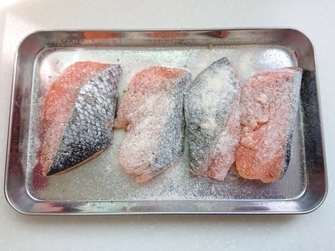 骨なし銀鮭のアクアパッツァ